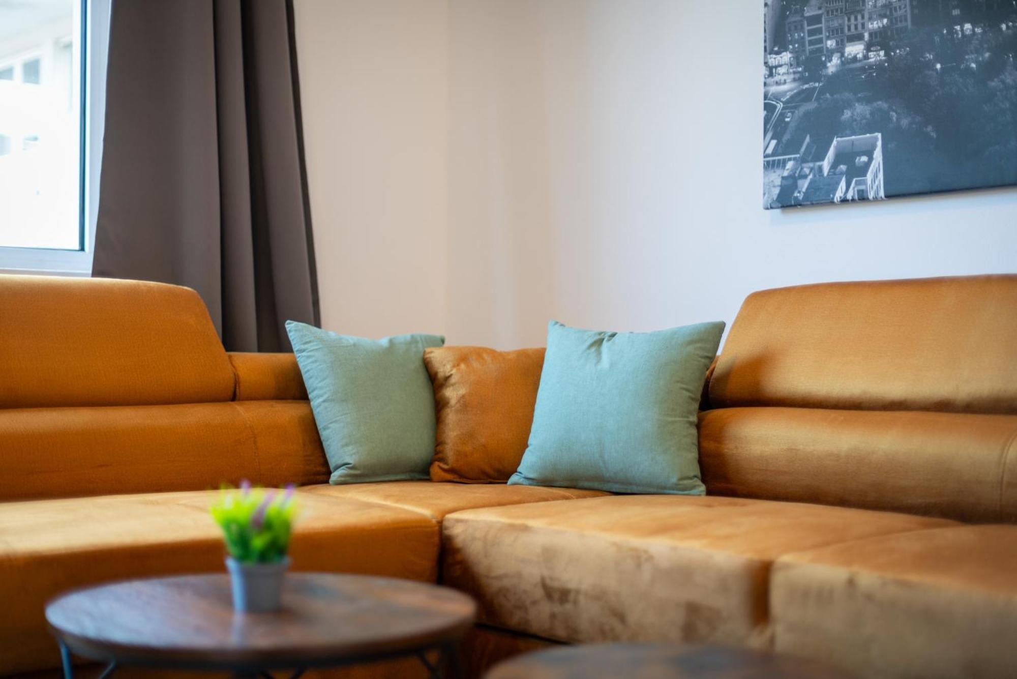 Homely-Apartment Manhattanart, Zentral, Parkplatz, Billard,Ps4, Dart, Balkon Bielefeld Eksteriør billede