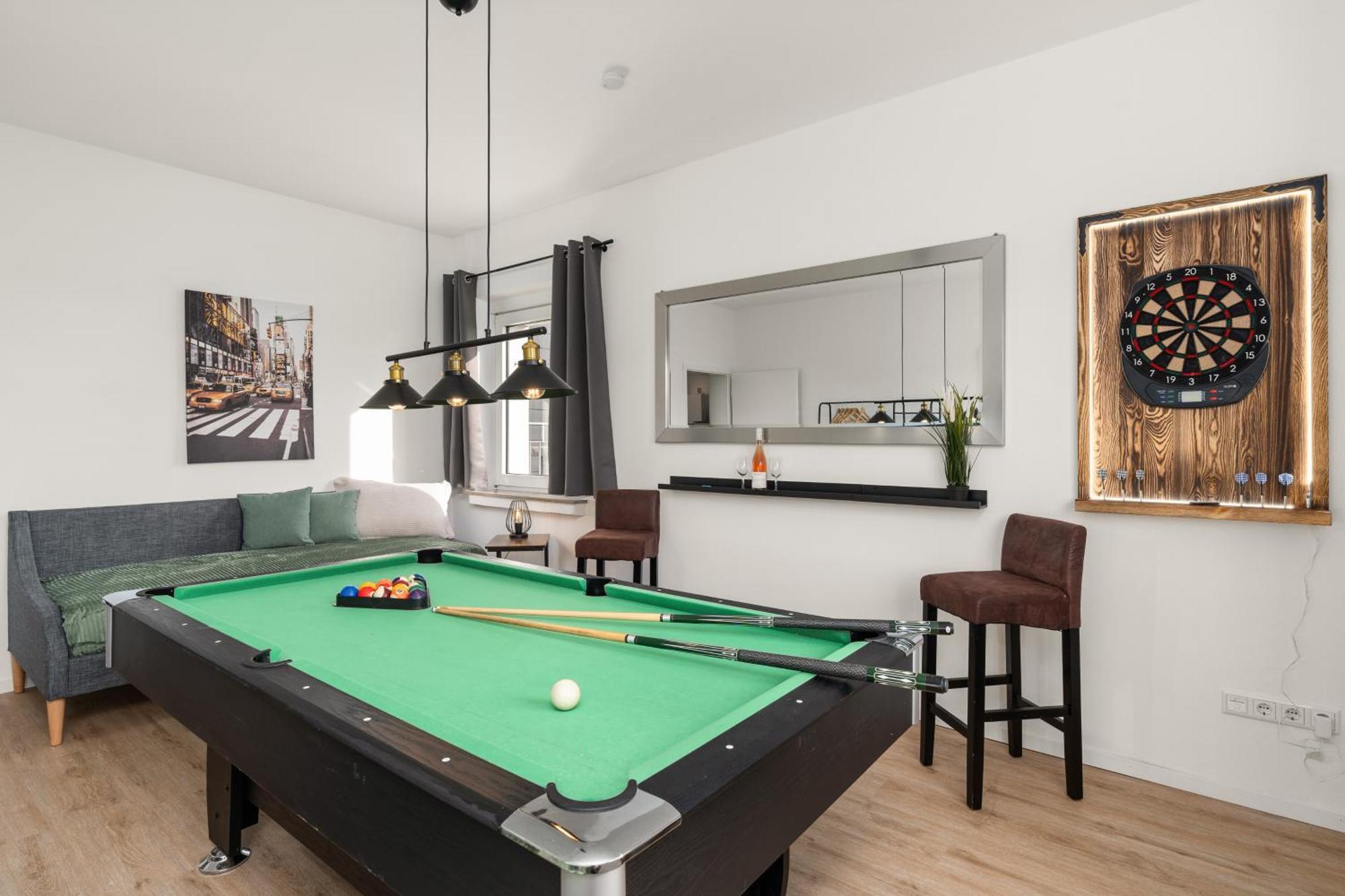 Homely-Apartment Manhattanart, Zentral, Parkplatz, Billard,Ps4, Dart, Balkon Bielefeld Eksteriør billede