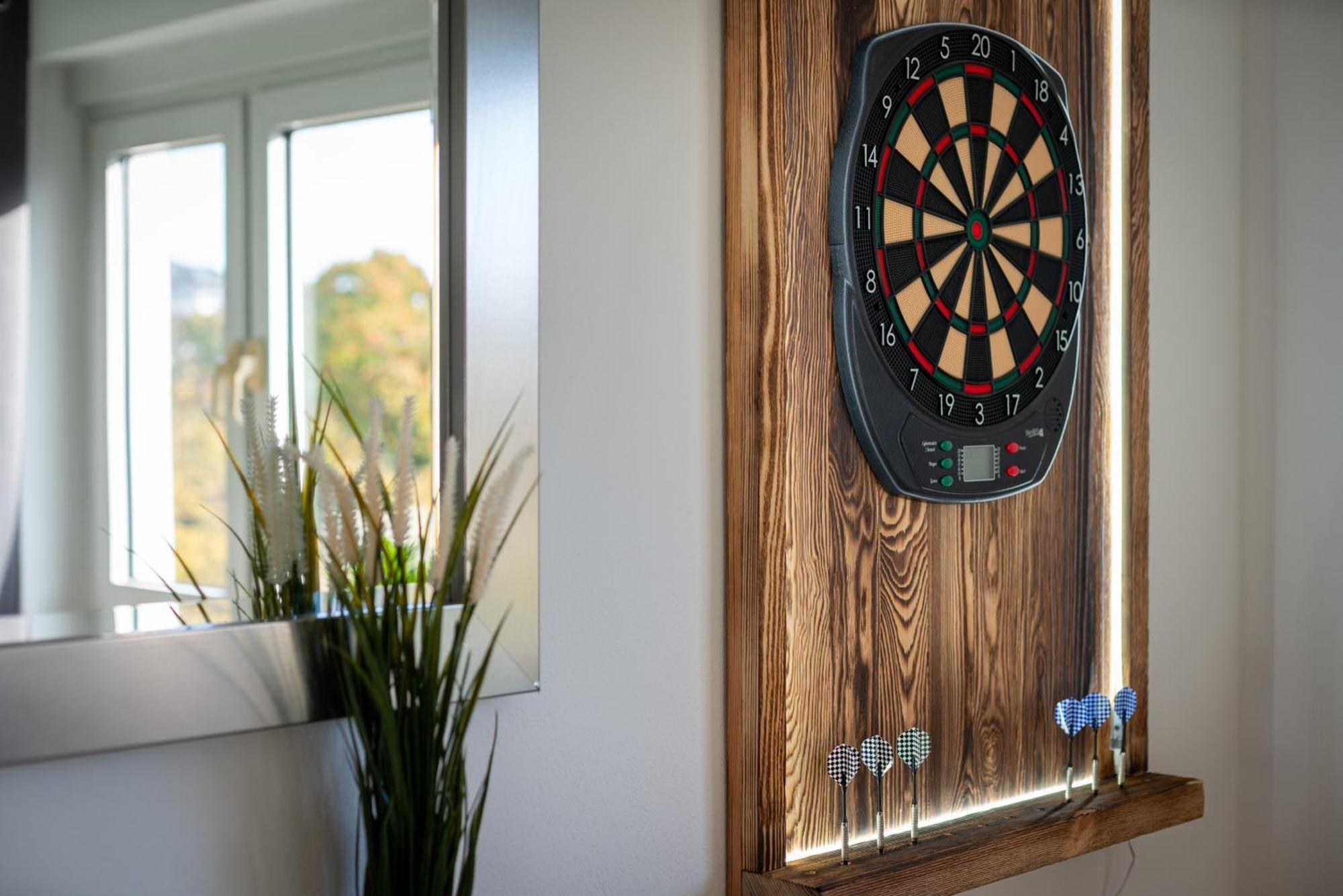 Homely-Apartment Manhattanart, Zentral, Parkplatz, Billard,Ps4, Dart, Balkon Bielefeld Eksteriør billede