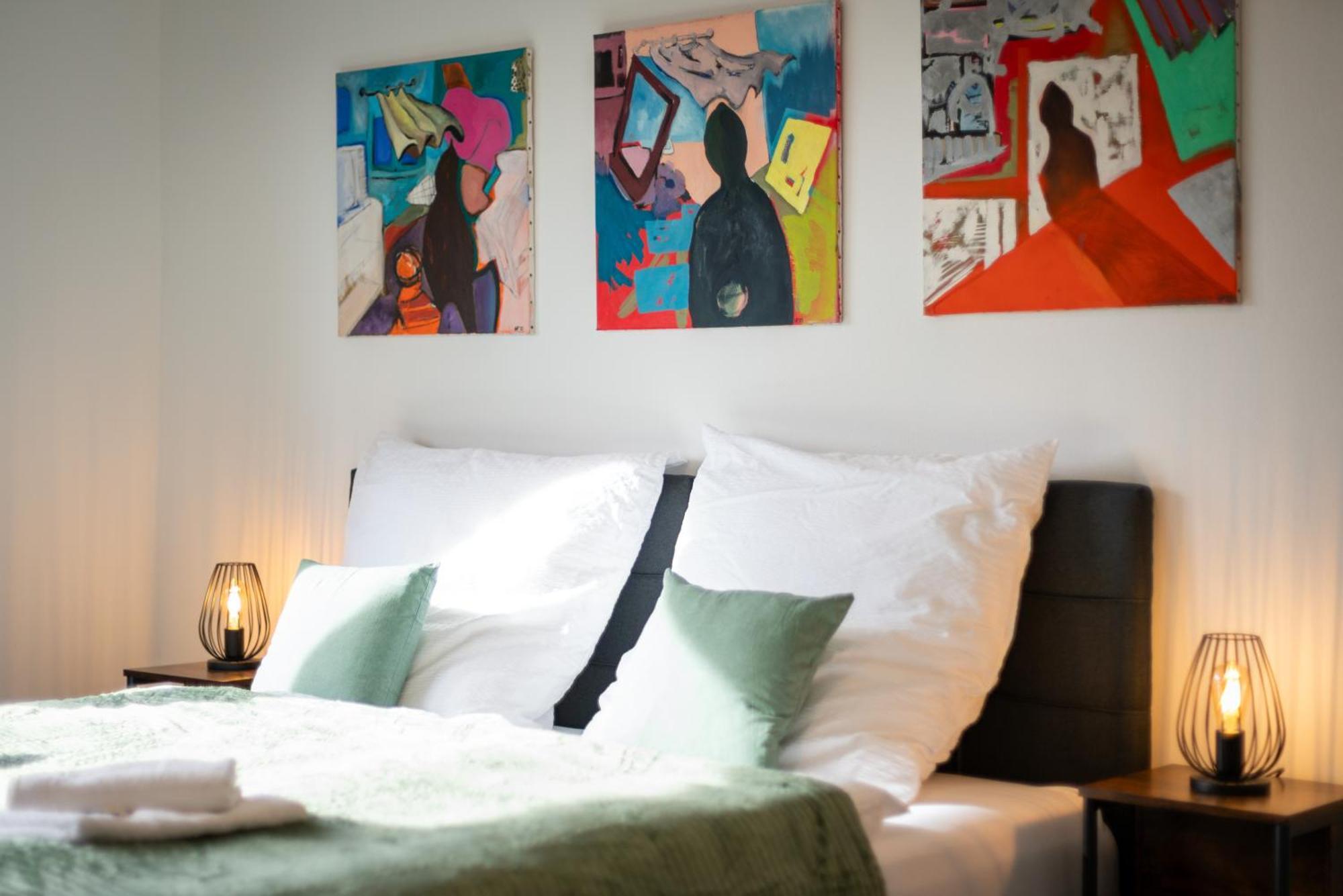 Homely-Apartment Manhattanart, Zentral, Parkplatz, Billard,Ps4, Dart, Balkon Bielefeld Eksteriør billede